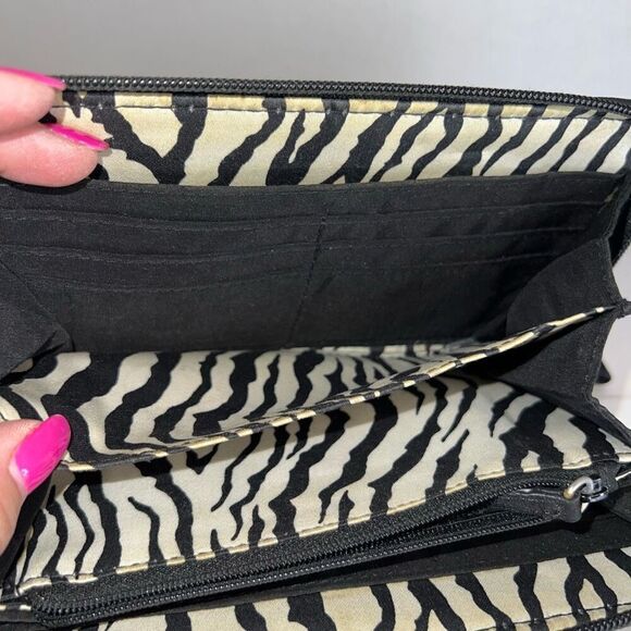 Vera Bradley Black Quilted Wallet Zebra Print Interior Multi Compartment Bag - Picture 6 of 7